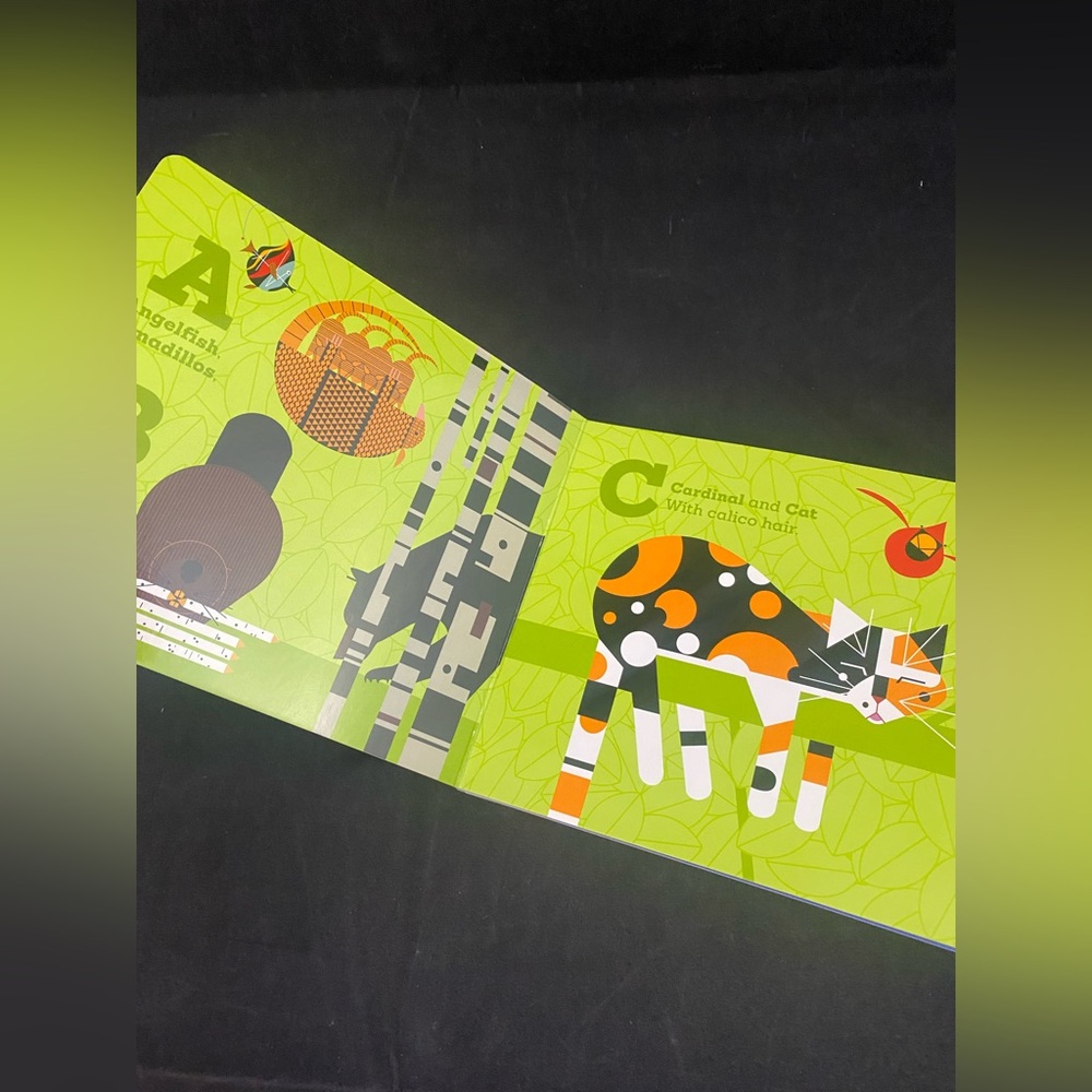 Charley Harper's Animal Alphabet Board book By Zoe Burke Cincinnati Artist - Picture 8 of 13